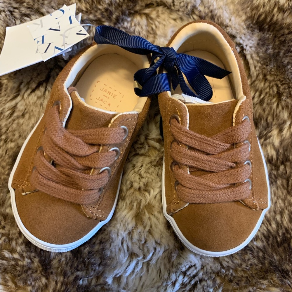 Janie and Jack - baby shoes size 4. Brown suede